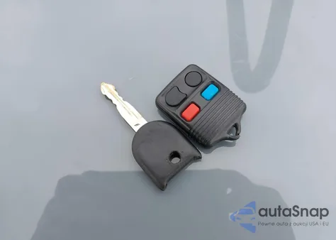 2010 Ford Focus Se z USA, uszkodzony, nr VIN 1FAHP3FN8AW192047